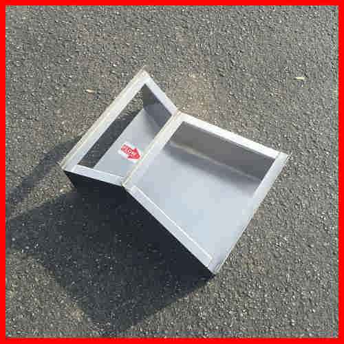 Stainless steel cutthroat flume