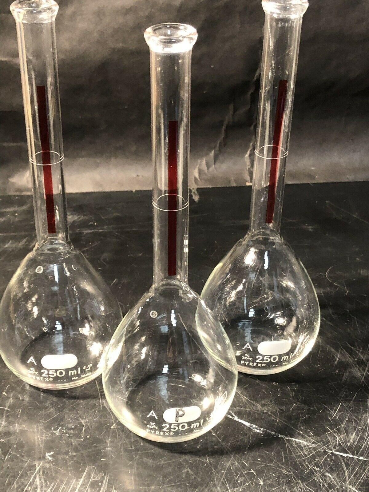 Pyrex a, TC20, mdl 5600, red line, 250 mL volumetric